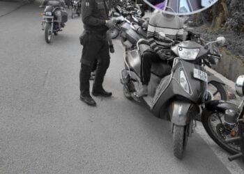 नाबालिग वाहन चलाते पकड़ा जाता है तो पैरेंट्स पर मुकदमा, जानें क्या है कानून