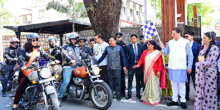 ड्रग्स मुक्त उत्तराखंड को लेकर बाइक रैली को मुख्यमंत्री; श्री पुष्कर सिंह धामी द्वारा हरी झंडी
