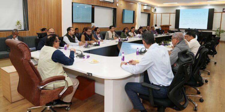 लोगों को सुविधाजनक, सुरक्षित और इफेक्टिव डिजिटल बैंकिंग सेवाएं देना सुनिश्चित करें बैंकर्स- वित्त सचिव