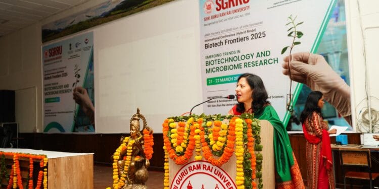 एसजीआरआरयू ‘‘बायोटेक फ्रंटियर्स 2025‘‘में शोधार्थियों ने प्रस्तुत किए शोध पत्र