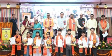 प्रतिभा सम्मान समारोह में मेधावी विद्यार्थियों का सम्मान, मुख्यमंत्री ने बढ़ाया उत्साह