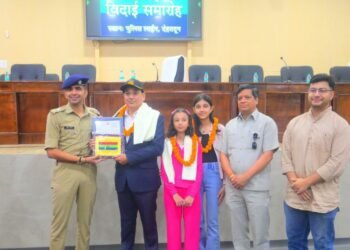 सेवानिवृत्त पुलिसकर्मियों को भावभीनी विदाई, सेवा और समर्पण को किया गया नमन