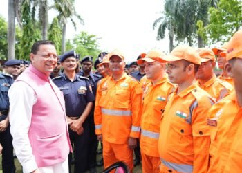 मुख्यमंत्री पुष्कर सिंह धामी ने एनडीआरएफ बटालियन गदरपुर का किया भ्रमण, जवानों से संवाद कर आपदा प्रबंधन व्यवस्थाओं की ली जानकारी