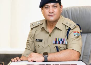 पति के साथ बुटीक संचालित कर रही थी बांगलादेशी महिला, पकड़ी गई।