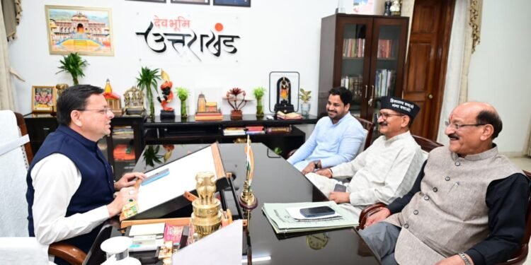 मुख्यमंत्री  पुष्कर सिंह धामी से स्वास्थ्य मंत्री  सुबोध उनियाल एवं विधायक किशोर उपाध्याय ने की भेंट