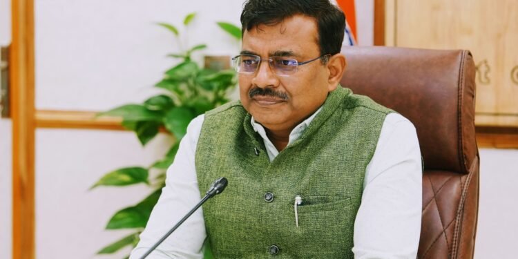 प्रदेश में आधारभूत संरचनाओं के विकास पर फोकस किए जाने के निर्देश