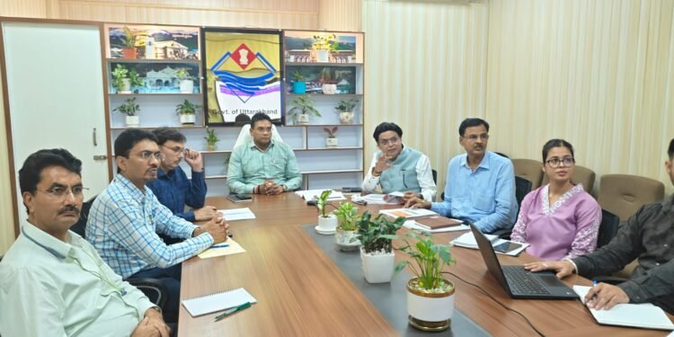 मुख्यमंत्री पुष्कर सिंह धामी के दिशा-निर्देशों में पीएम आवास योजना (शहरी) की प्रगति की हुई समीक्षा