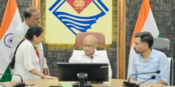समाधान दिवस में 145 से अधिक फरियादियों की सुनी समस्याएं, लंबित शिकायतों पर आयुक्त सख्त