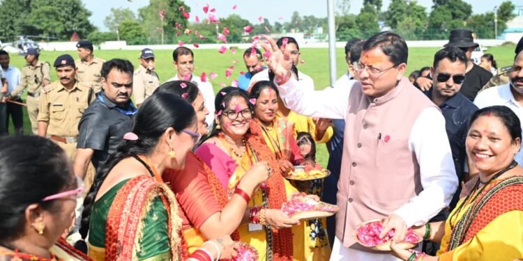 मुख्यमंत्री धामी की बड़ी घोषणा: अब 60 वर्ष की आयु से महिलाओं को रोडवेज बसों में मिलेगा मुफ्त सफर