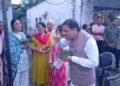 मुख्यमंत्री धामी ने ‘लोकल फॉर वोकल’ को दिया प्रोत्साहन, लोहियाहेड में पैदल पहुंचकर स्थानीय स्टॉल पर लिया टिकी का स्वाद