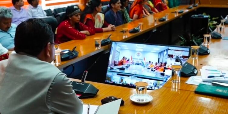 मातृशक्ति बोली—आप हमारे भैया हैं धामी जी!