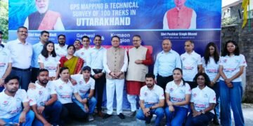 मुख्यमंत्री पुष्कर सिंह धामी ने GPS/GIS मैपिंग एवं तकनीकी सर्वेक्षण के लिए अभियान दल को किया फ्लैग ऑफ