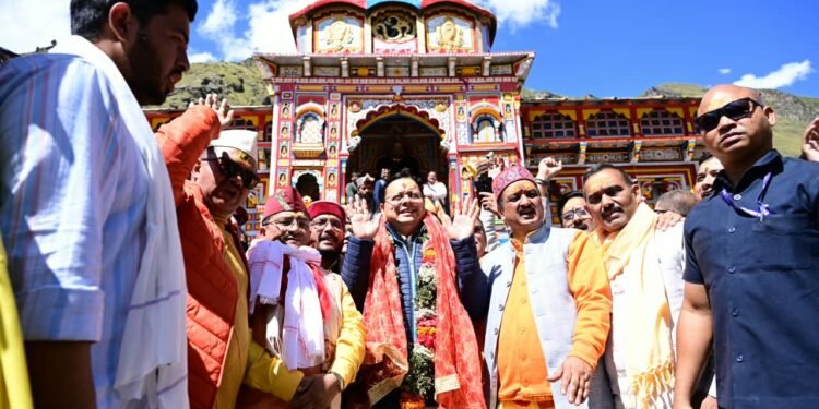 श्री बदरीनाथ धाम में मुख्यमंत्री ने की पूजा-अर्चना, मास्टर प्लान के कार्यों का लिया जायजा