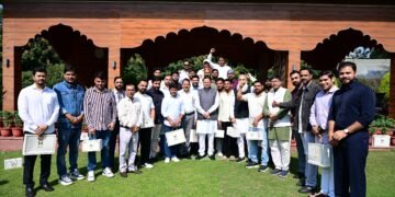 हरियाणा के युवाओं ने मुख्यमंत्री से साझा किए उत्तराखण्ड भ्रमण के अनुभव