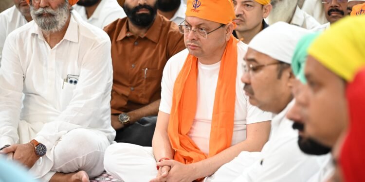 सेवा संकल्प अभियान’ के तहत नानकमत्ता पहुंचे मुख्यमंत्री धामी, स्वच्छता अभियान में किया श्रमदान