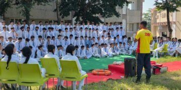 होली एंजल स्कूल के 240 छात्र-छात्राओं एवं शिक्षकों ने एसडीआरएफ वाहिनी मुख्यालय का किया शैक्षिक भ्रमण, सीखी आपदा प्रबंधन की बारीकियां