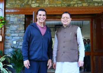 मुख्यमंत्री पुष्कर सिंह धामी से प्रसिद्ध फिल्म अभिनेता अक्षय कुमार ने की शिष्टाचार भेंट