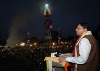 मुख्यमंत्री  पुष्कर सिंह धामी बन्नू बिरादरी द्वारा परेड ग्राउंड, देहरादून में आयोजित दशहरा महोत्सव में हुए शामिल