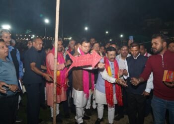 मुख्यमंत्री पुष्कर सिंह धामी ने हिंदू नेशनल कॉलेज में किया रावण दहन