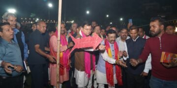 मुख्यमंत्री पुष्कर सिंह धामी ने हिंदू नेशनल कॉलेज में किया रावण दहन