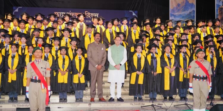 मुख्यमंत्री पुष्कर सिंह धामी ने द टॉसब्रिज स्कूल के संस्कार दिवस समारोह में विद्यार्थियों को संस्कारों, अनुशासन और जीवन मूल्यों का महत्व समझाया।