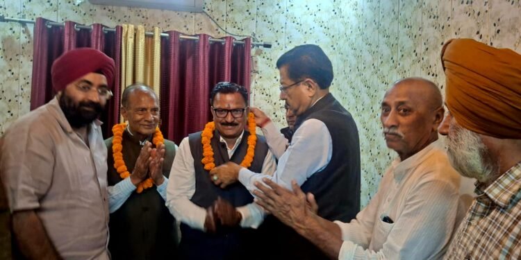 एस.पी. सूरी ने साथियों संग की कांग्रेस में घर-वापसी
