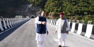 मुख्यमंत्री ने रुद्रप्रयाग में पुल-सुरंग परियोजना एवं संगम लाइब्रेरी का किया अवलोकन