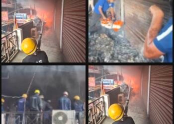 मोती बाजार देवकी कॉम्प्लेक्स की दुकानों में भीषण आग, आठ दुकानें जली